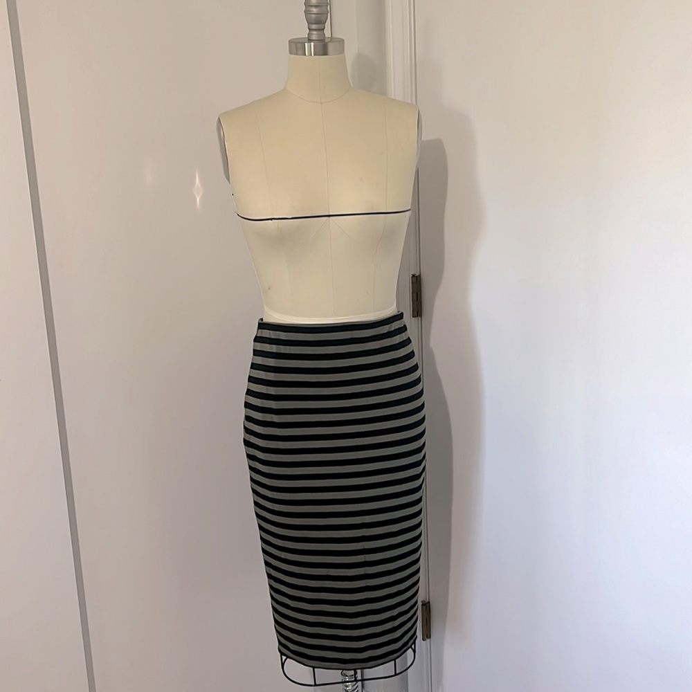 Vince Camuto Green/black stripe stretchy pencil skirt.